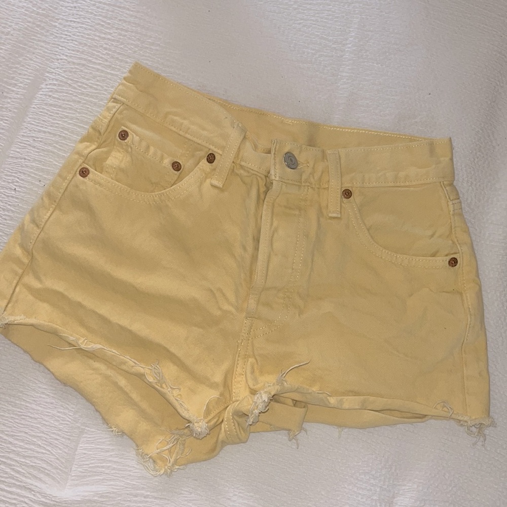 Yellow size 24 Levi shorts